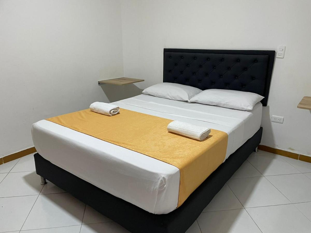 Hotel Picasso 70 Medellín Esterno foto